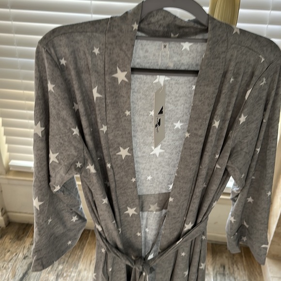 Lightweight Robe - Picture 2 of 8